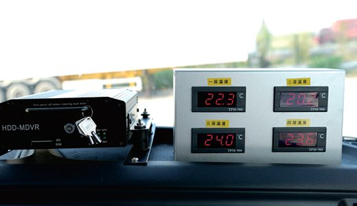 6.8-7.6米畜（雛）禽運輸車