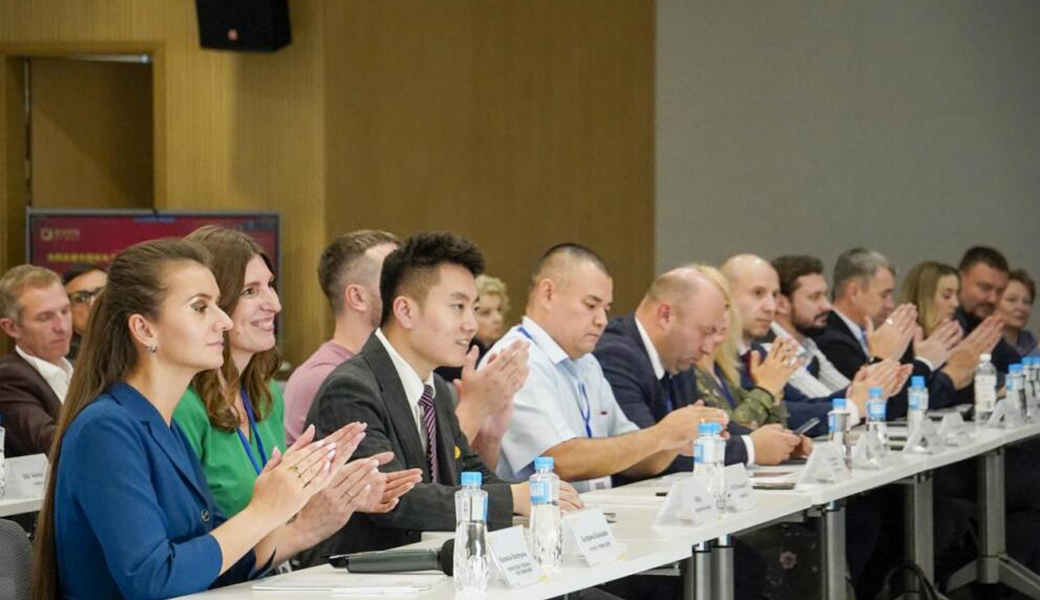 中國(guó)機(jī)電產(chǎn)品進(jìn)出口商會(huì)，俄羅斯代表團(tuán)蒞臨正大機(jī)電企業(yè)考察交流